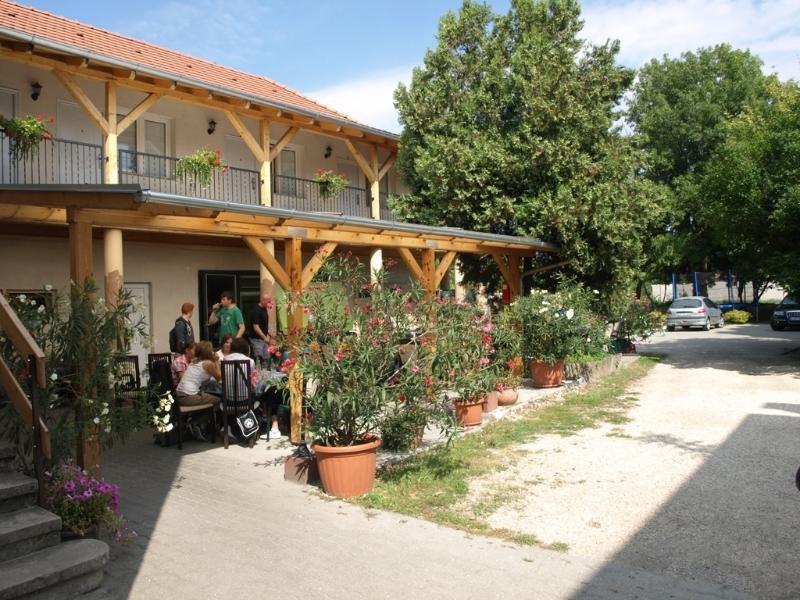 Harsfavirag Vendeghaz Bed & Breakfast Papa Ngoại thất bức ảnh
