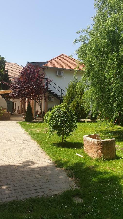 Harsfavirag Vendeghaz Bed & Breakfast Papa Ngoại thất bức ảnh